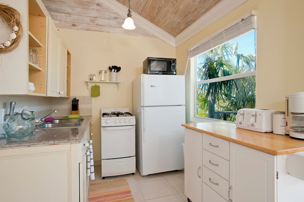 Seaside Sanctuary: Private Estate With Heated Pool
