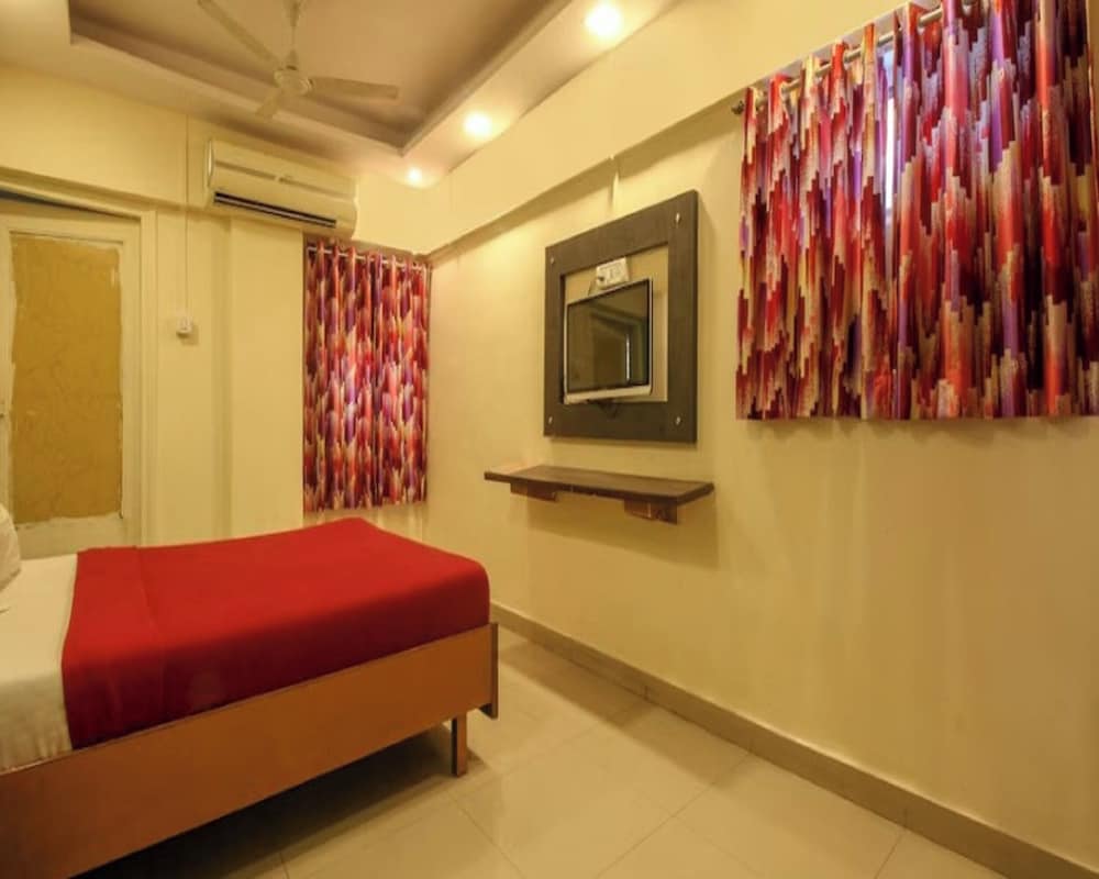 Anil Guest House Santacruz East