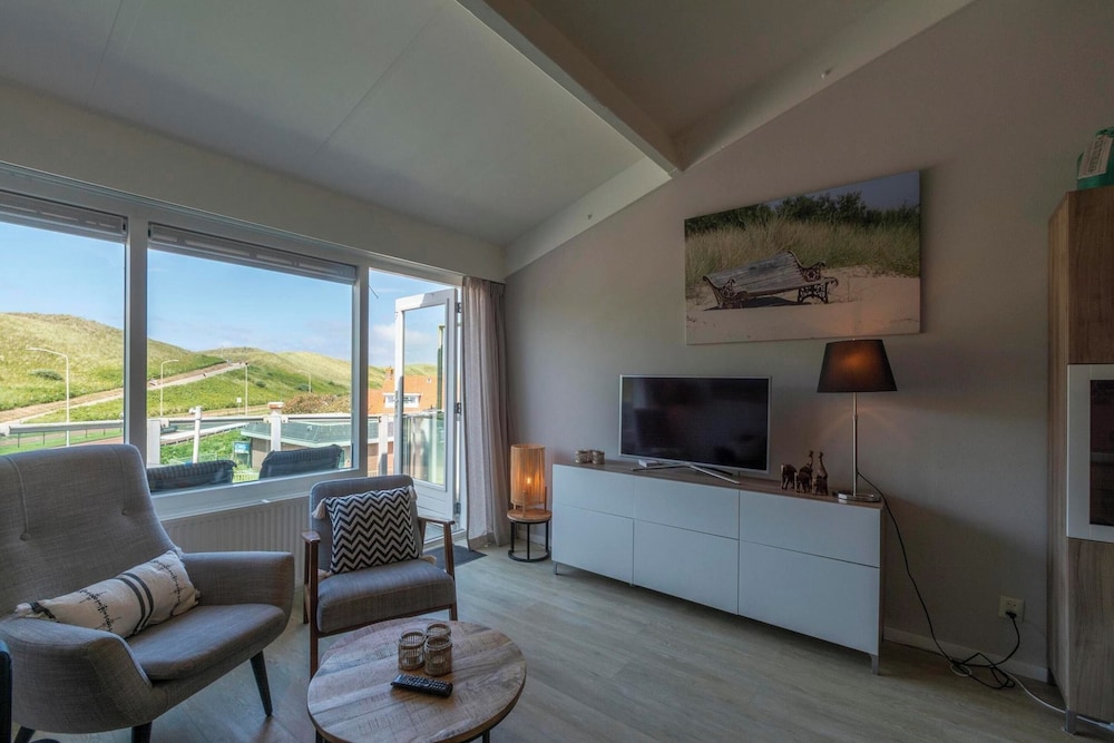 Beach Apartment 35 for 4 Guests, Callanstoog