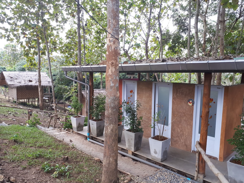 Nan De Panna Riverside Homestay