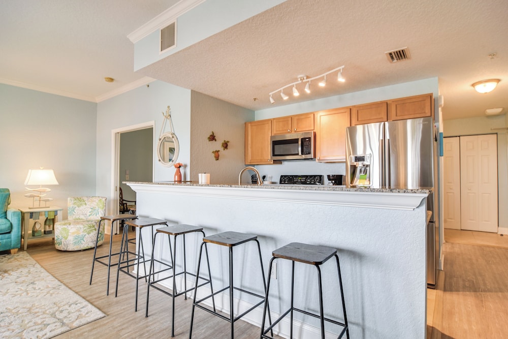 Treasure Island Condo: Gulf-view Balcony