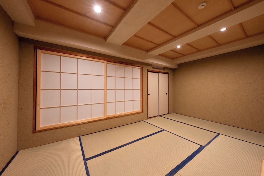 Nazuna Kyoto Nishi Honganji