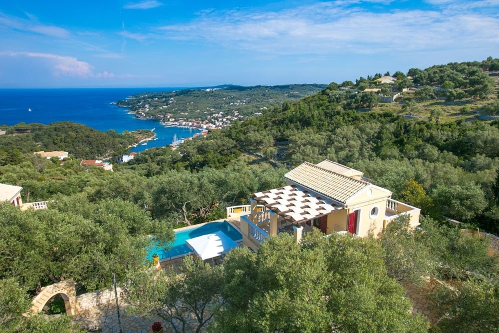 Kalliope Villa - Classic Modern With a Splash of Glam view 4