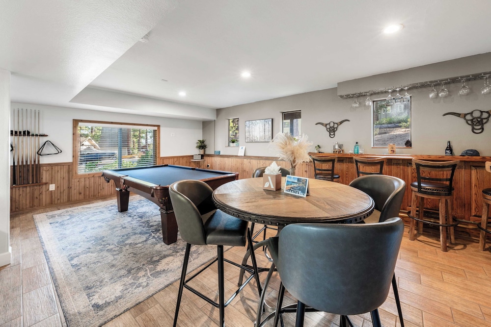 Geraldine Drive by Avantstay Hot Tub, Views, Walk to Trails + Game Room