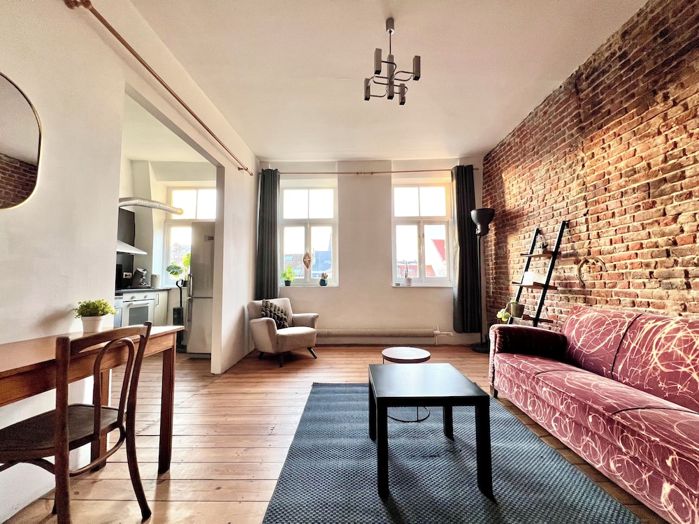 Spacious Family Apartment Midi