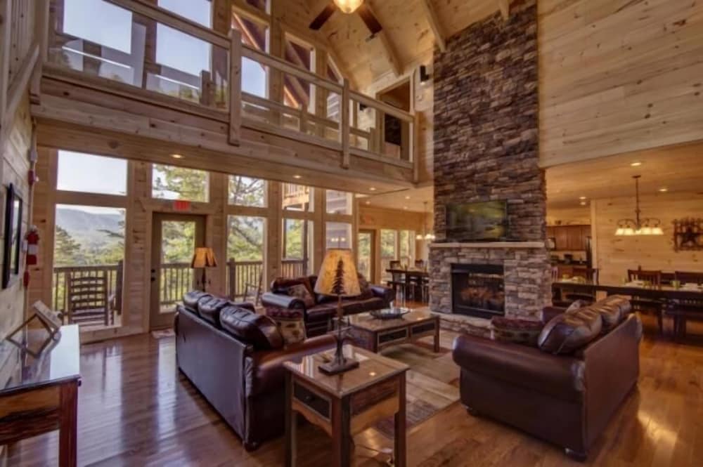 Mountain View Lodge - 9 Bedrooms, 9 Baths, Sleeps 40 Home
