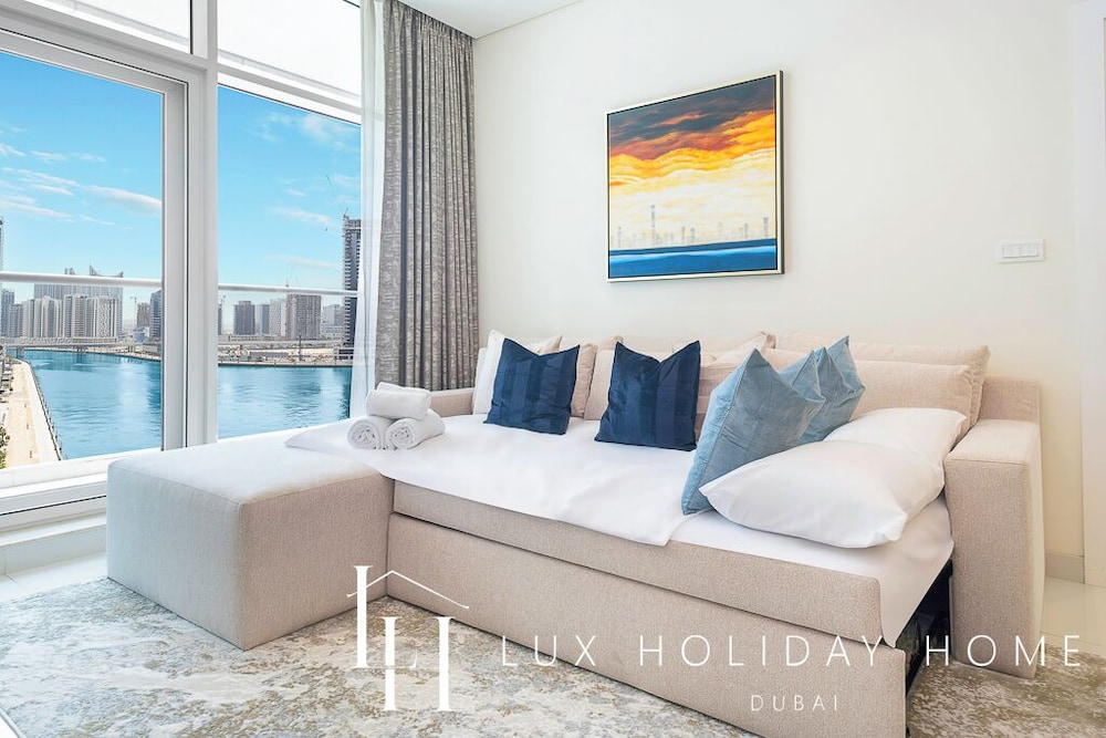 LUX The Bays Edge Canal View Suite