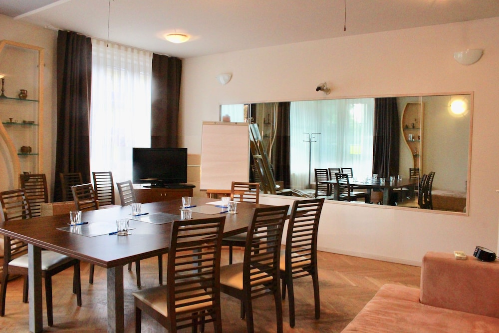 meeting & event spaces