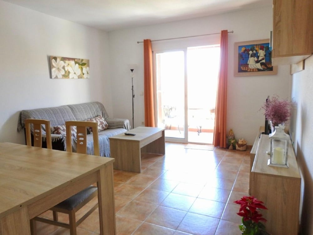 Apartment Near the Beach With sea Views
