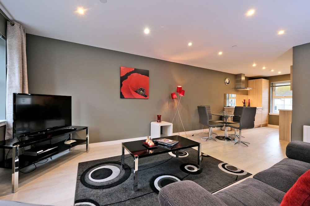 Stylish Home Near Aberdeen Station view 5
