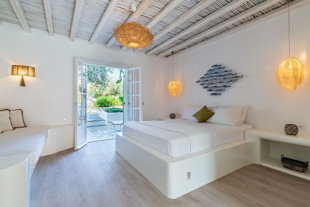 Evlalia Studios & Villas