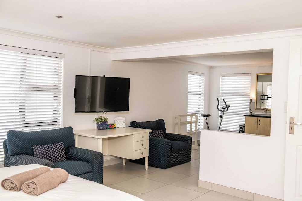 The Views - Oceanview Haven in Langebaan - 3 Levels of Luxury