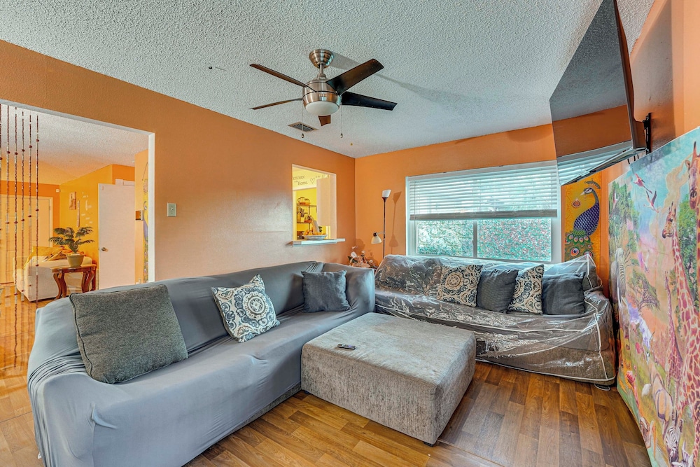Pet-friendly Horse Capital Hub w/ Patio & Yard