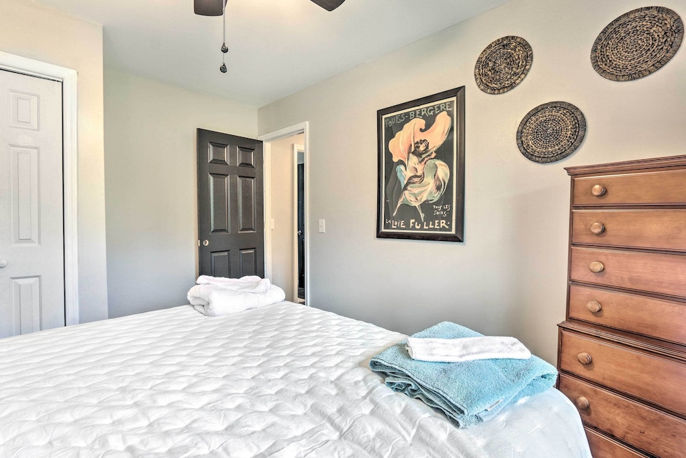 Peaceful Beaufort Home w/ Front Porch + Grill view 4