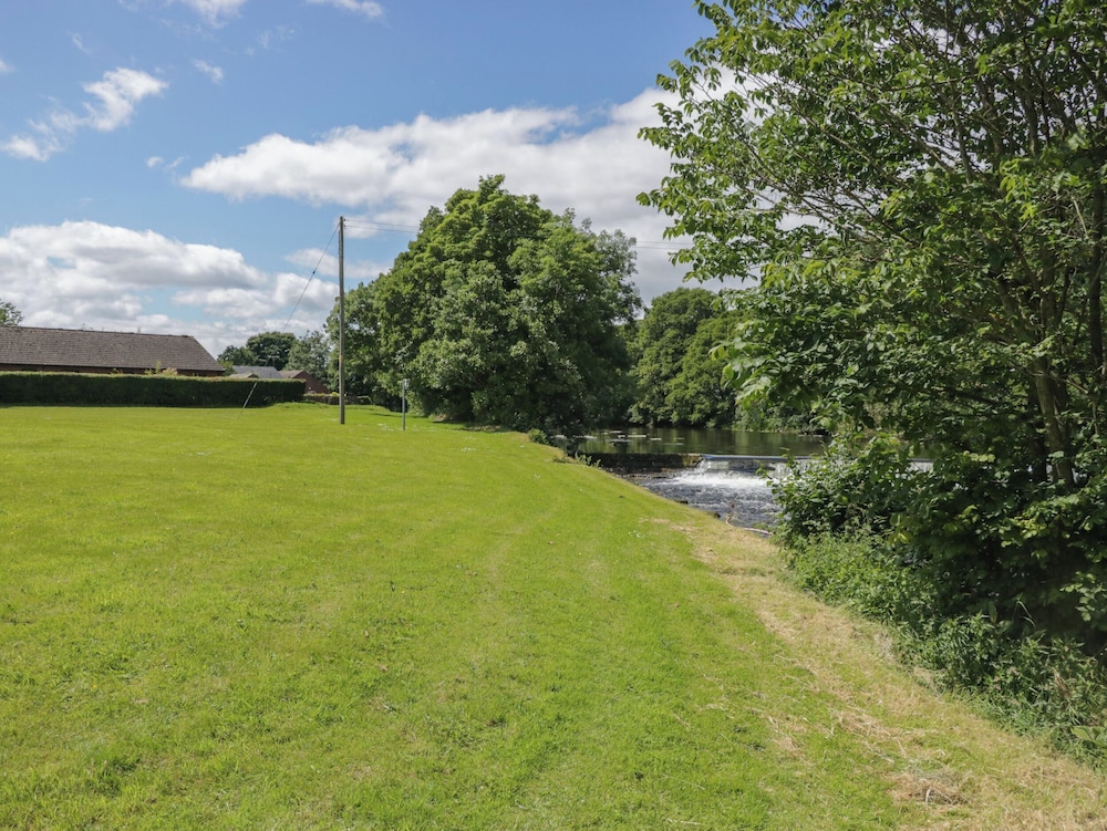 1 Eamont Park