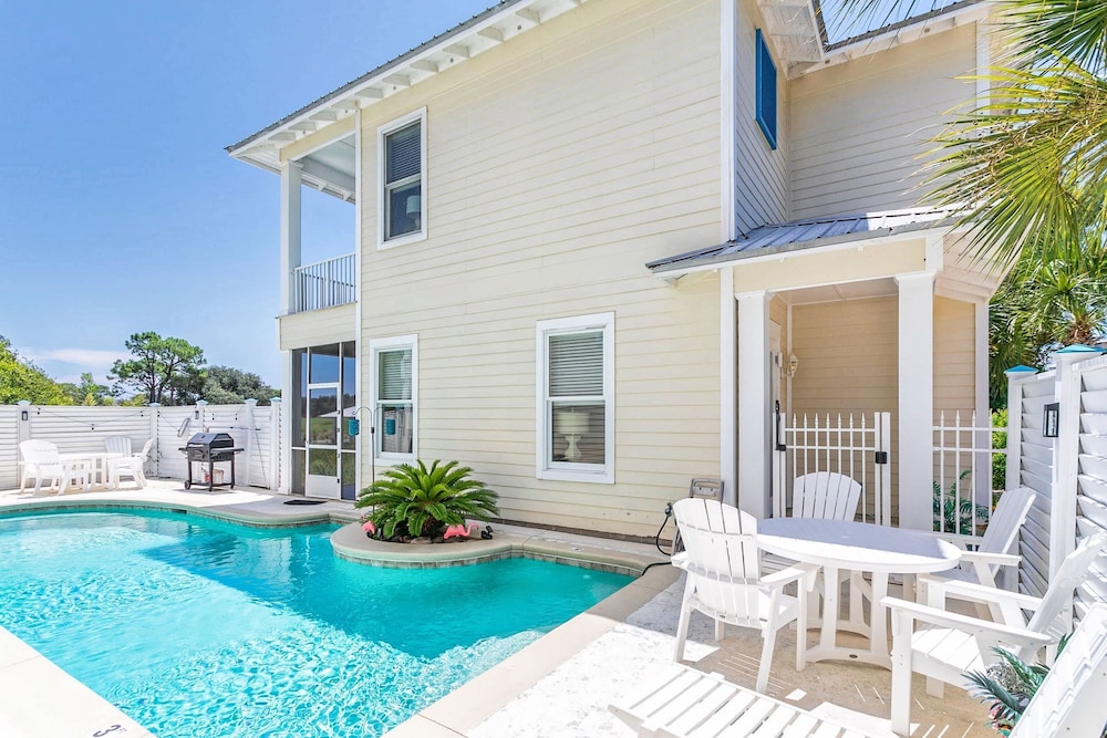 Gulf Shores Hideaway Walk to Waves Pool Golf Views