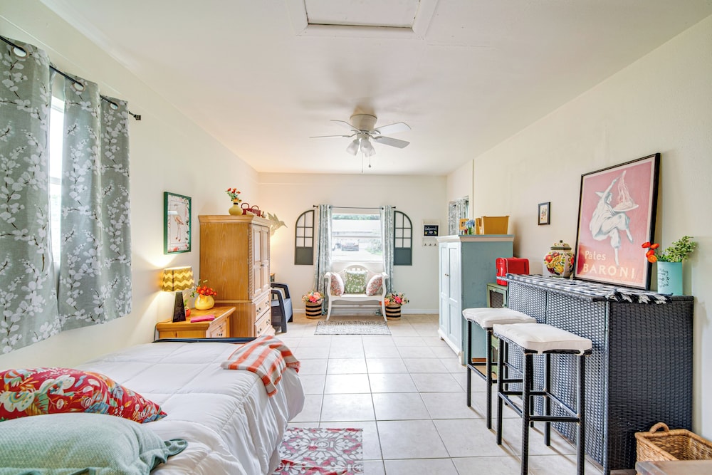10 Mi to Crystal River: Home in Citrus County