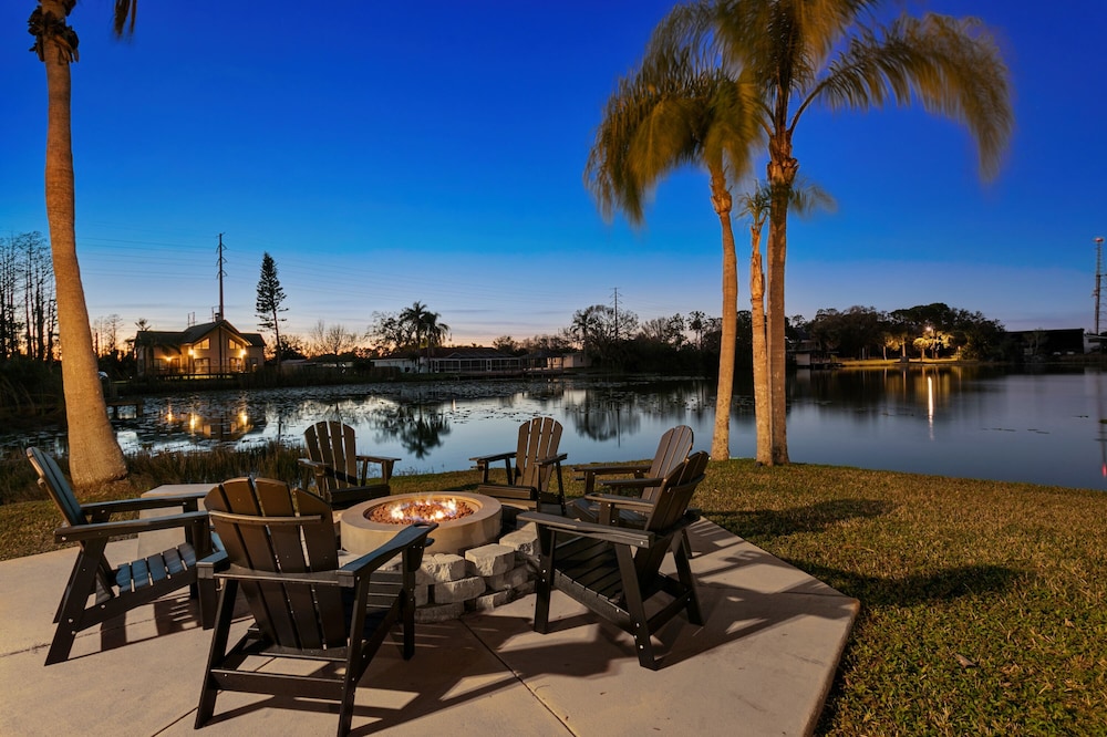 Luxe Waterfront Hideaway w Pool & Pirate Ship Dock