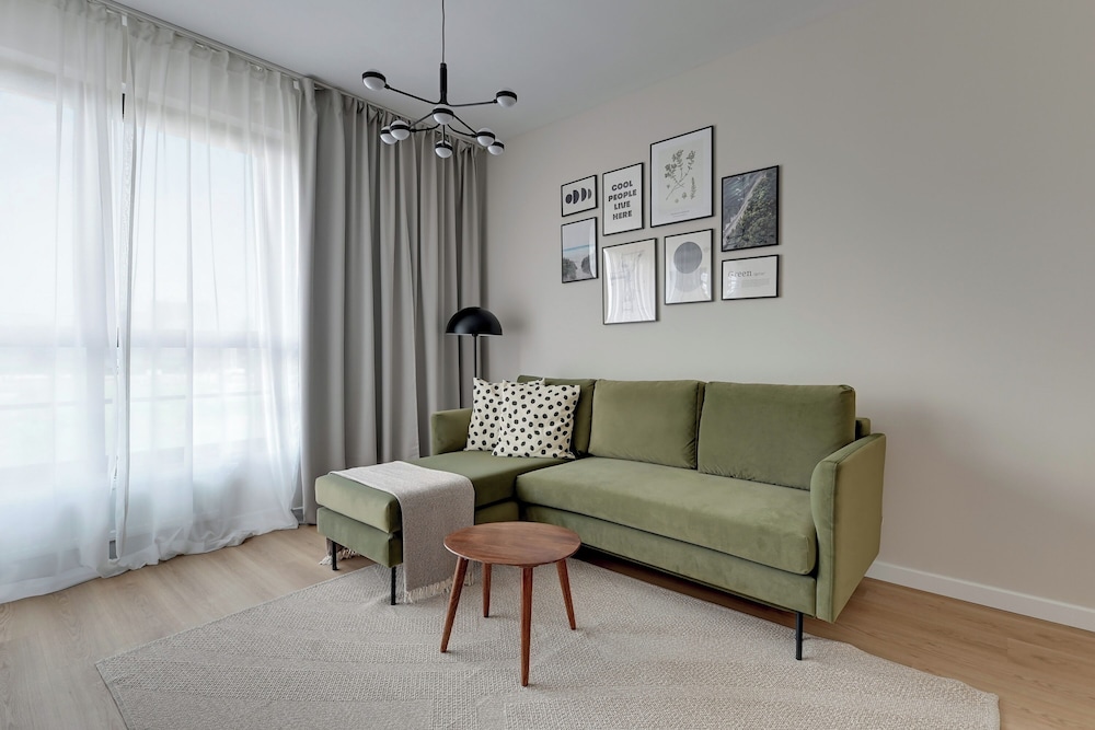 Doki Living - Foodhall & Parking by Downtown Apartments