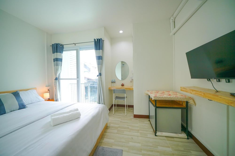 D Hub Hostel
