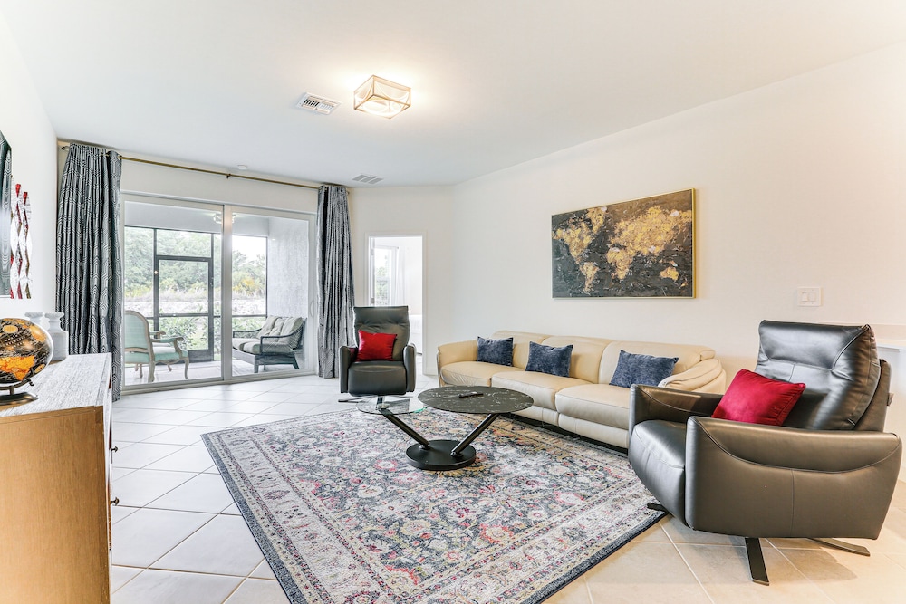 15 Mi to Downtown Fort Myers: Golf Getaway