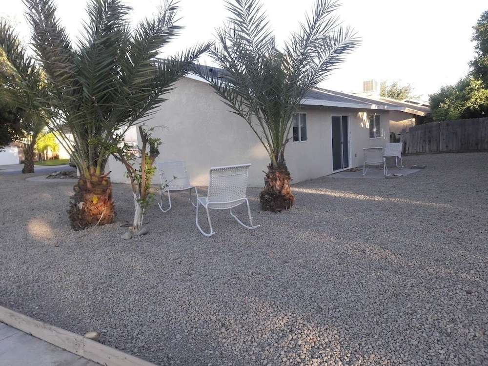 Photo 10