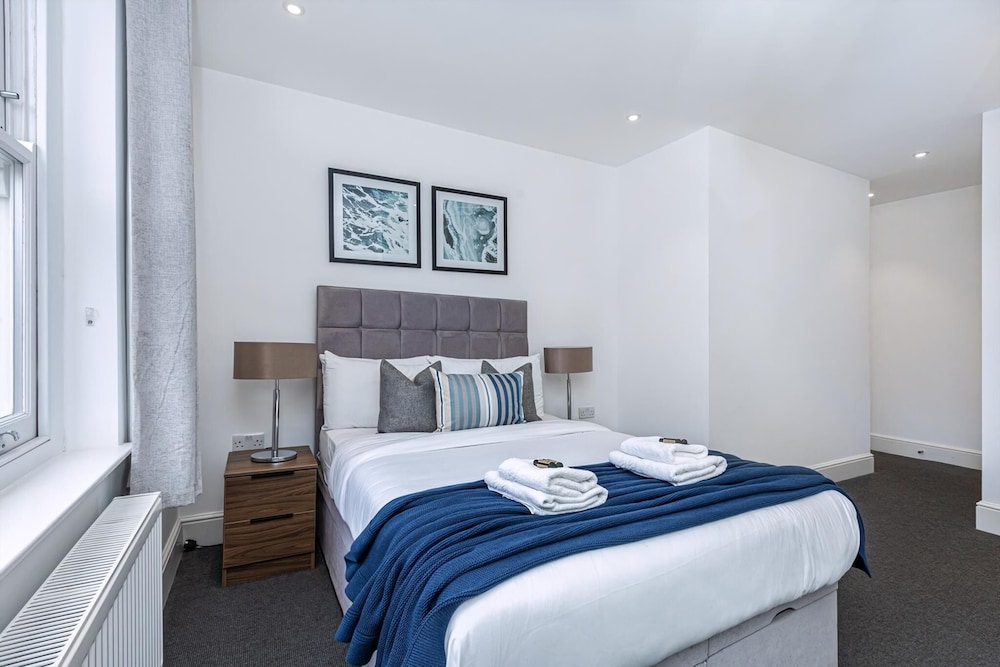 Elegant Three-bed Marylebone Flat Near Oxford Circus!