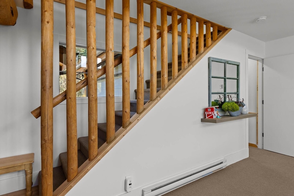 West Pine Lodge 3 Bedroom Home