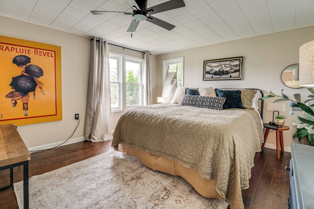 Canal-front St Clair Shores Home: 2 Mi to Dtwn