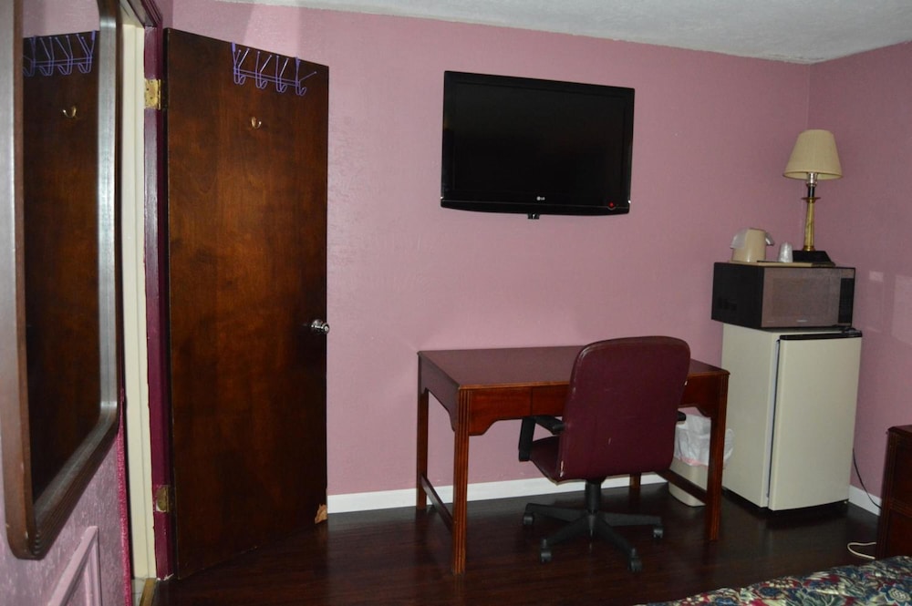Budget Inn of Claypool Hill