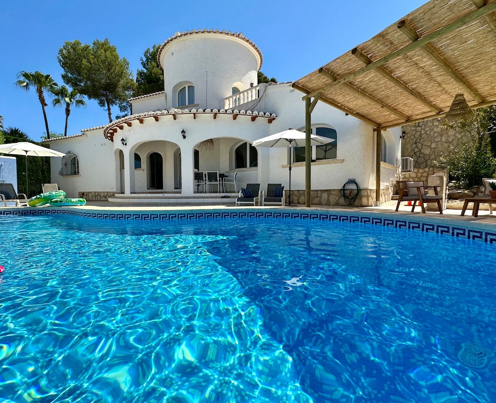 3 Bedroom Villa Walking Distance to Moraira
