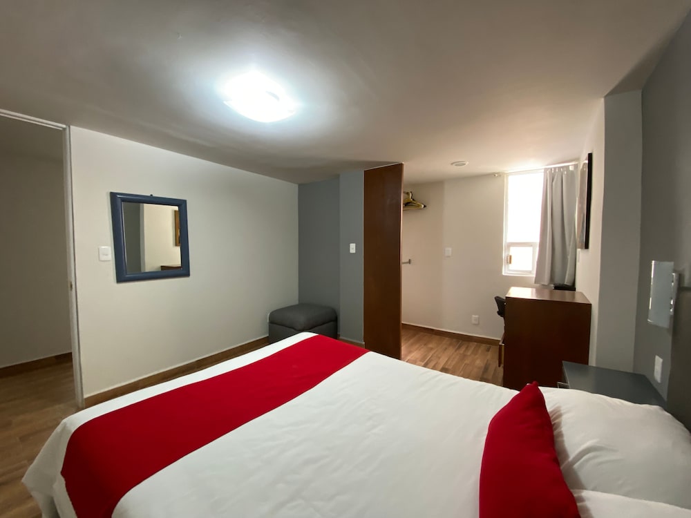 G K Suites Duraznos