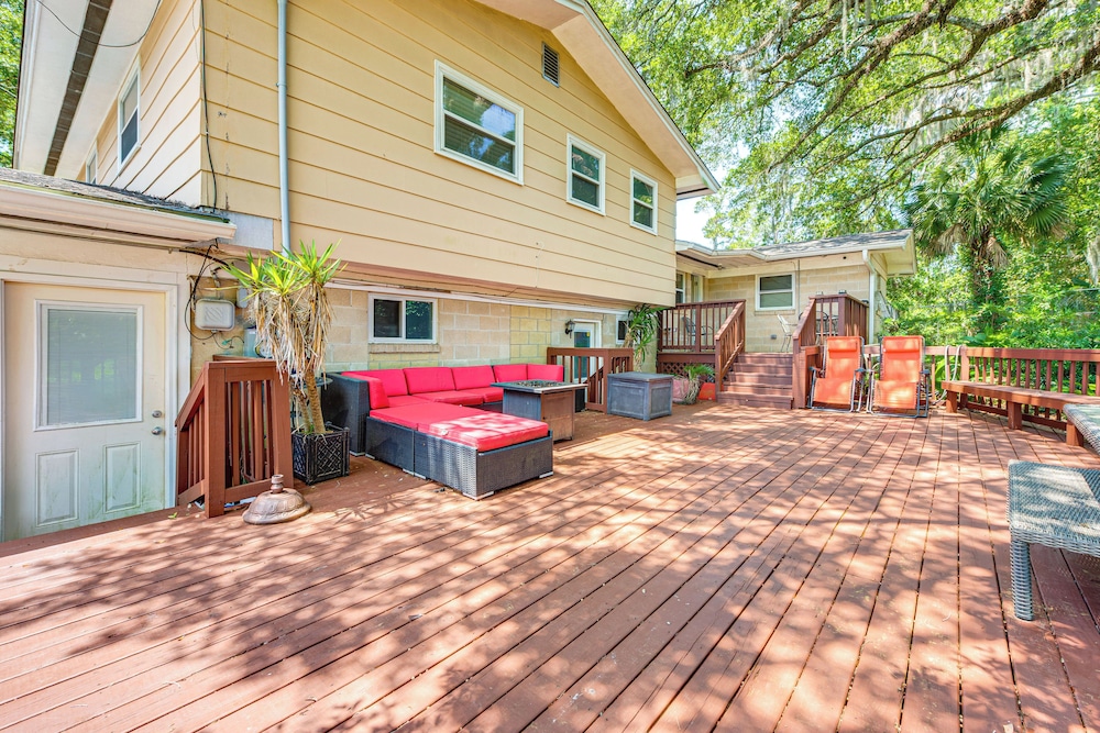 2 Mi to FSU & Famu: Home w/ Spacious Deck!