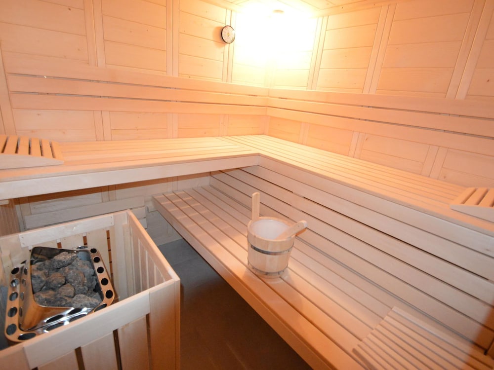 Chalet Only 200 m From ski Lift With Sauna