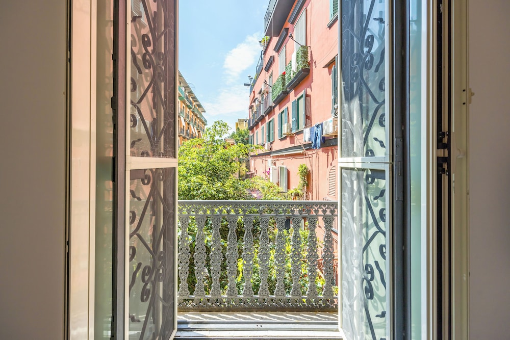 Smooth Vibes at Chiaia by Napoliapartments