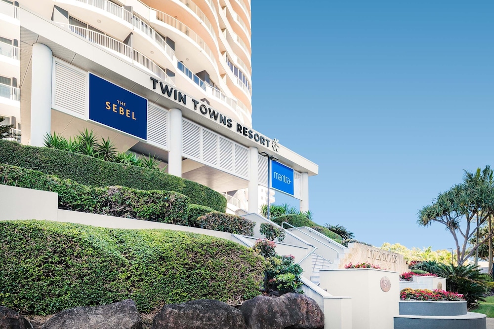 Hotel The Sebel Twin Towns Coolangatta - Image 1