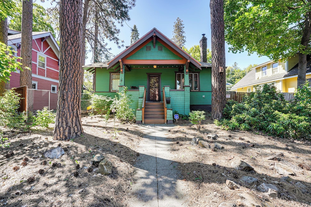 2 Mi to Downtown Spokane: Nurse-ready Rental