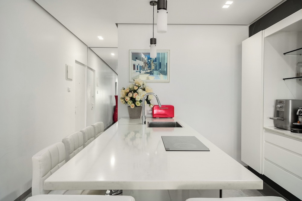 Royal Park Apt Resort by Sea N Rent
