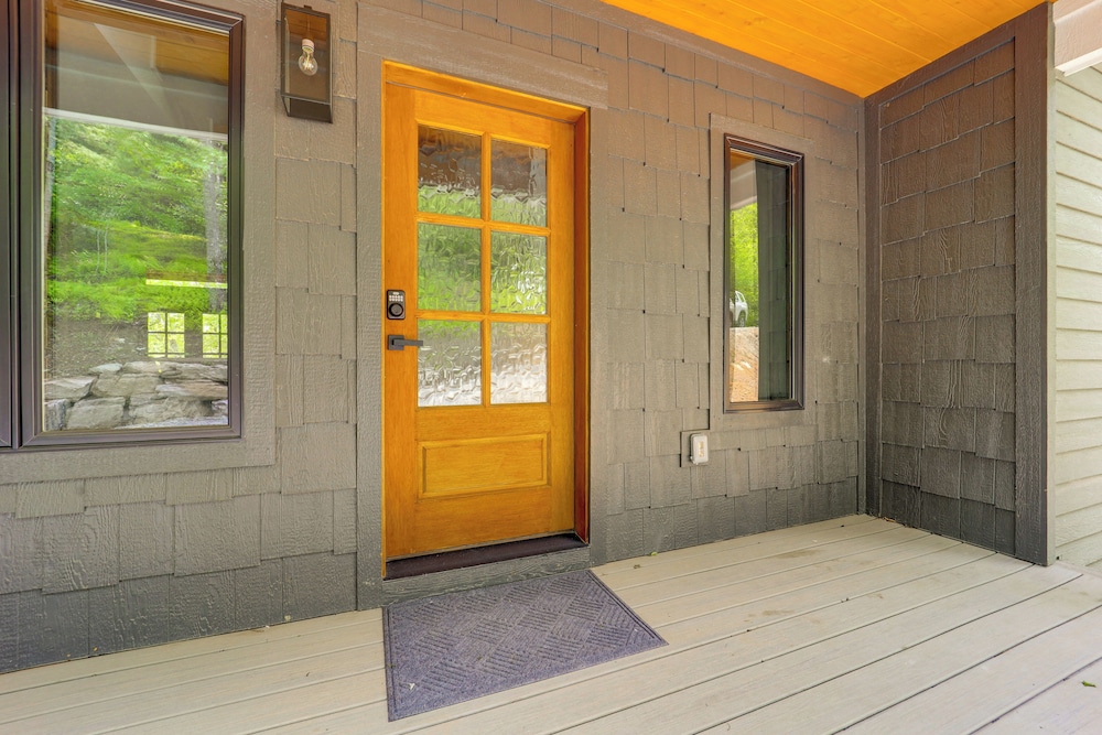 2 Mi to Tweetsie Railroad: Newly Built Home!