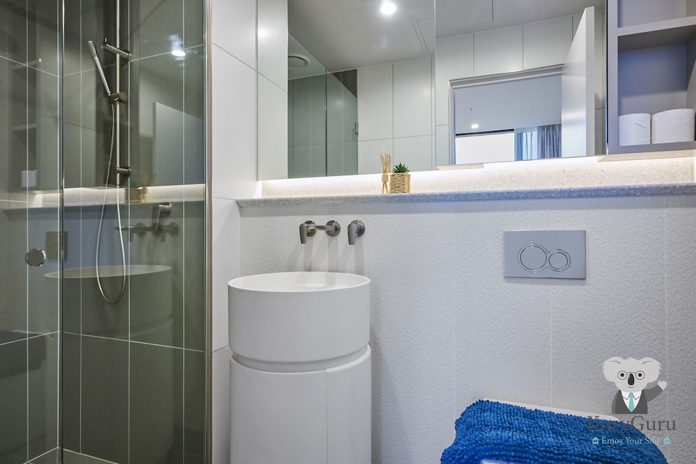 Kozyguru | Mel City 2-Bed Apt With Stunning Views