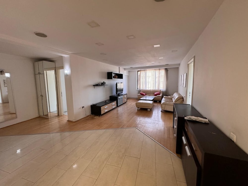 Sky Luxury suite 2bdr  living room view 4