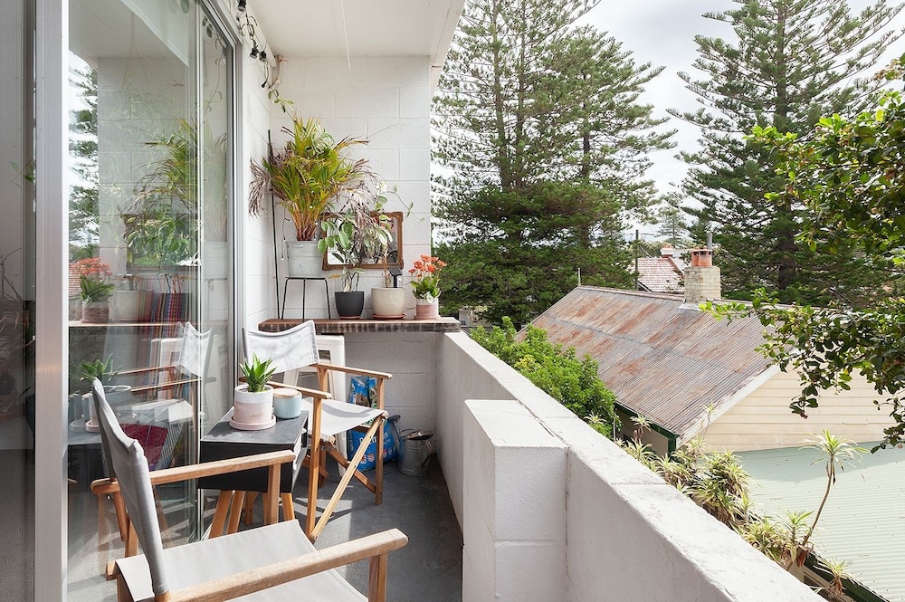 Surf Side Oasis with Balcony near Beach - Image 3