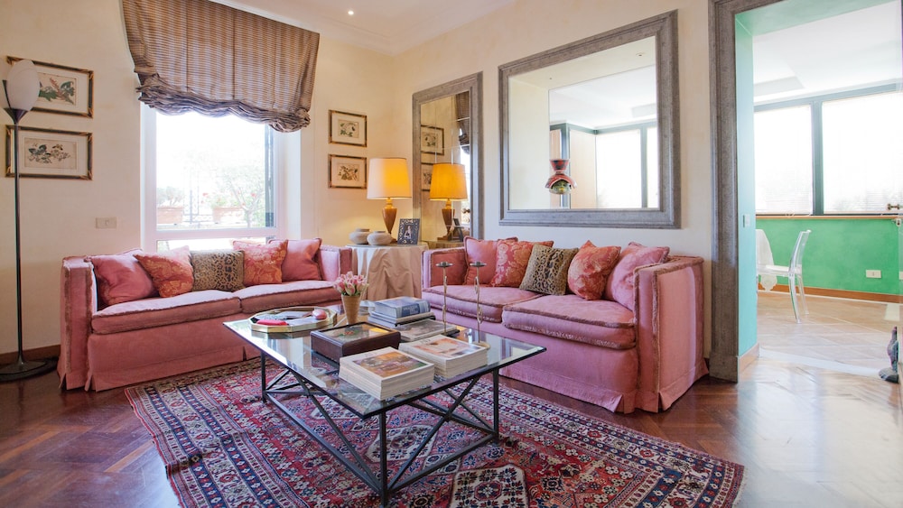 Rental in Rome Trevi Luxury Penthouse