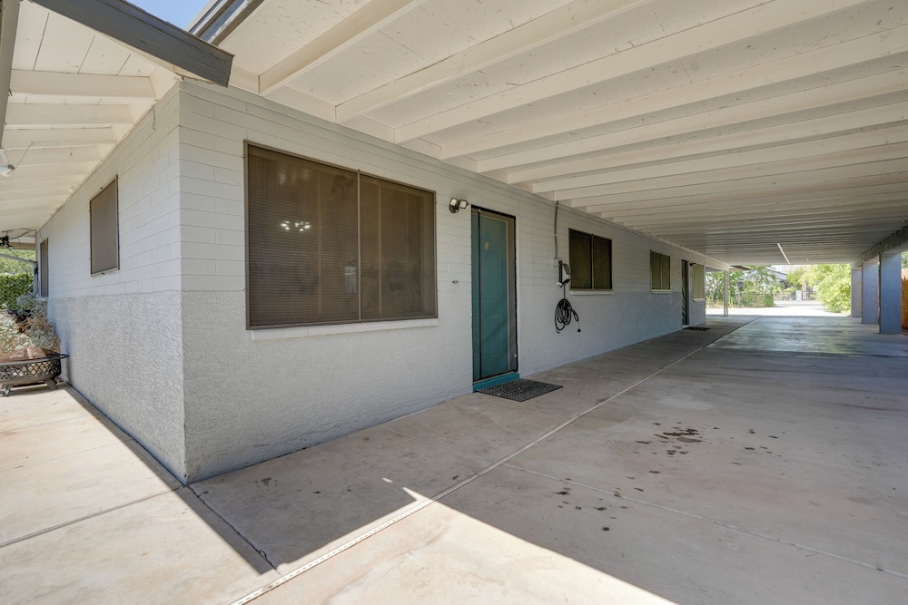 3 Mi to Roosevelt Row Arts District: Apt w/ Patio