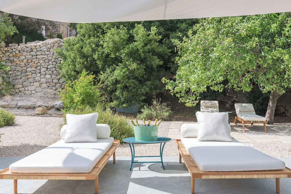 Amani Luxury 4BR Villa & Pool in Batroun