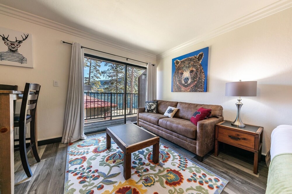 242 Bldg C 1 Bedroom Condo