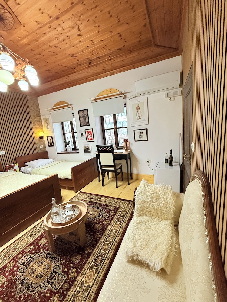 Old Town Guesthouse Guri