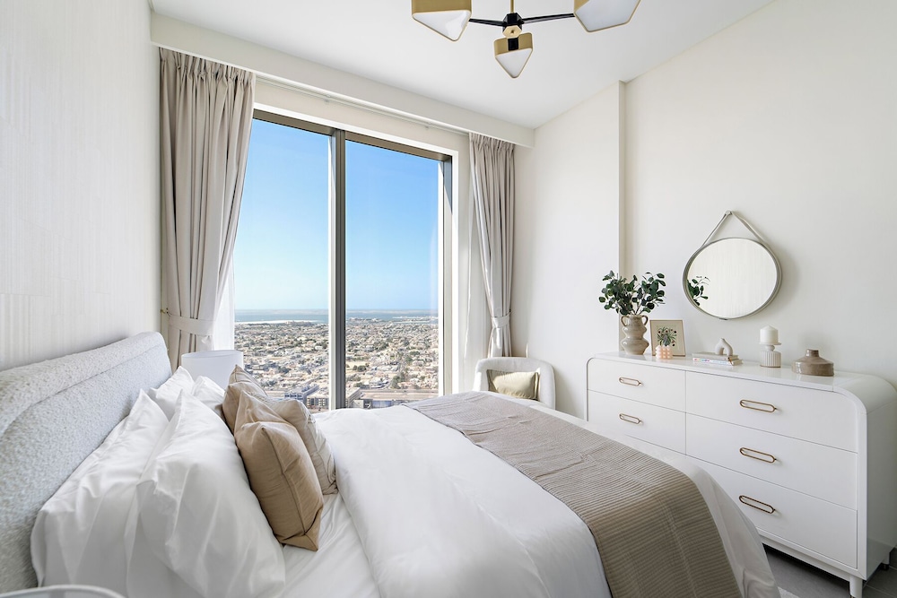 1BR 3802 Forte Tower 2