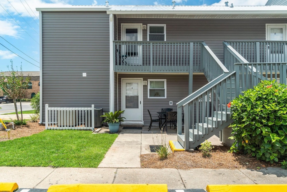 7904 Surf Dr #7 view 3