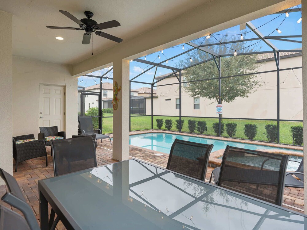 Family Fun Retreat Near Disney With Game Room & Themed Bedrooms